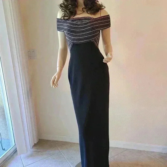 Maxi Dress size 8 black and white by Susan Roselli for Vijack - Picture 10 of 14